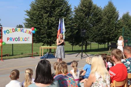 PRVI ŠOLSKI DAN BEGUNJE 10 FOTO LJUBO VUKELIČ